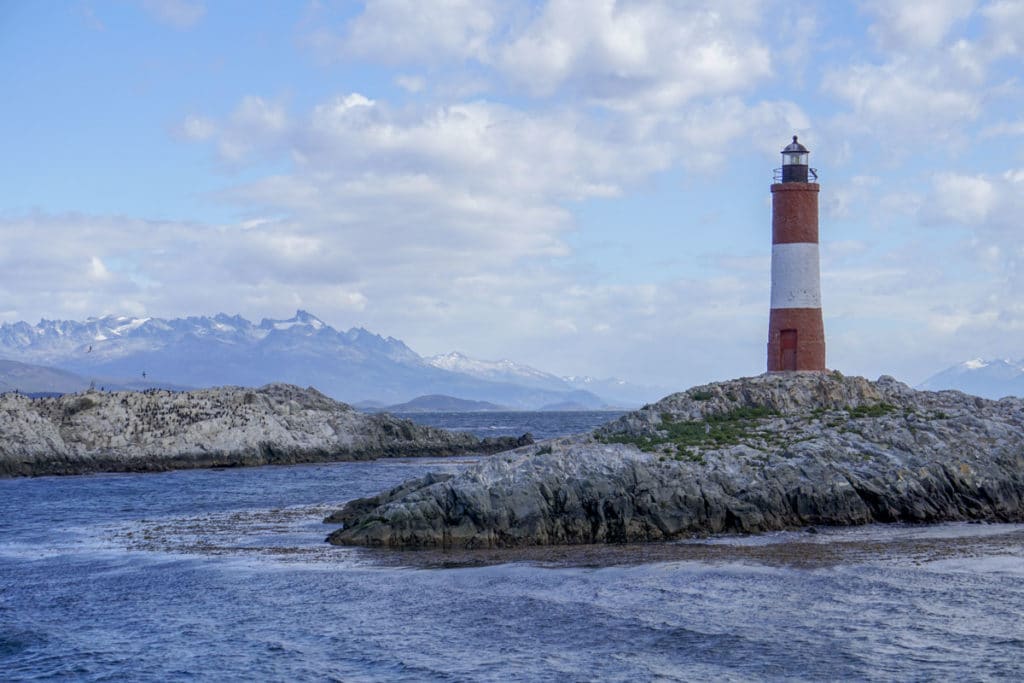 Navigating the beagle channel with Piratour