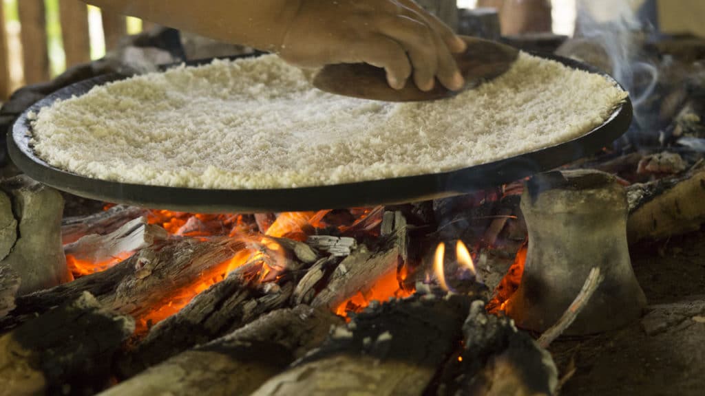 making yuca bread 