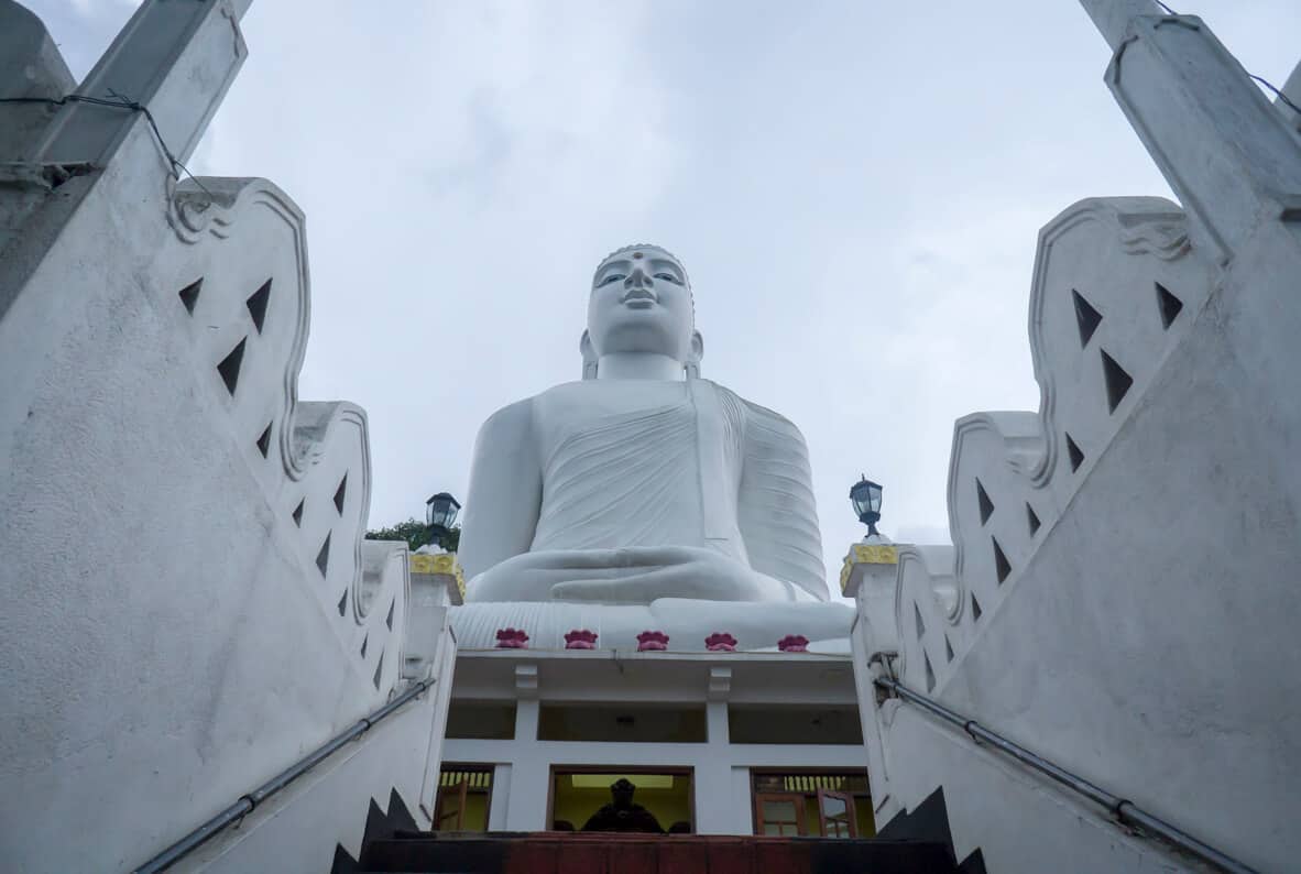 Visiting the Bahirawakanda Vihara Buddha Statue is one of the best things to do in Kandy
