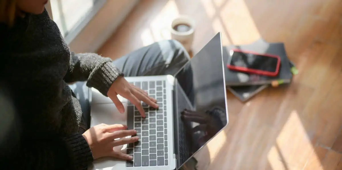 girl working on laptop