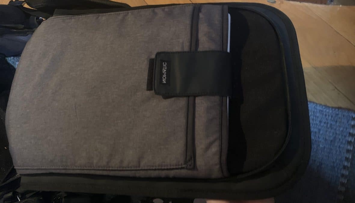 nomatic 40l travel bag laptop holder