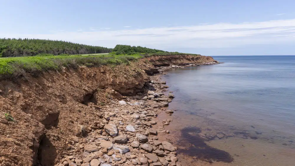 red cliffs in prince edward island