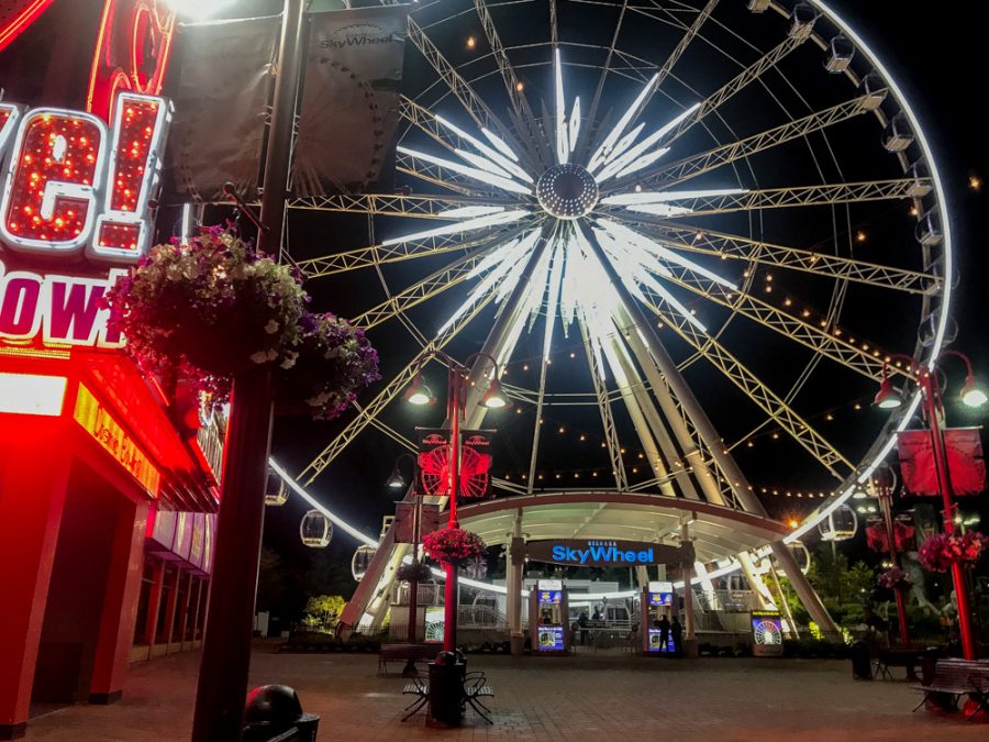 SkyWheel on Clifton Street, Niagara Falls