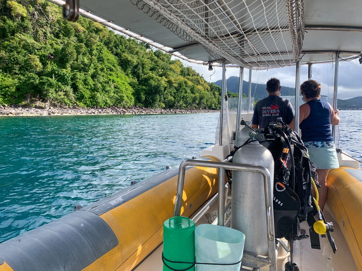 dive boat headed towards Cabrits National Marnie Park 